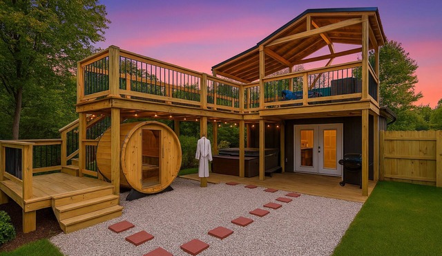 Cozy Cabin w/Sauna, Hot Tub, Roof Top Firepit