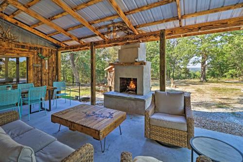 Cozy Cabin w/Backyard Oasis: 11 Mi to Marina