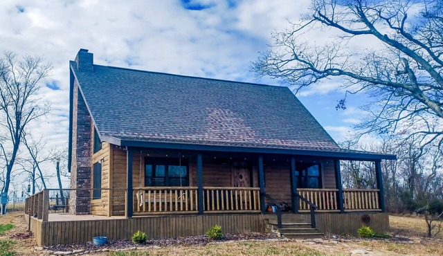 Cozy cabin w/firepit - 3 mi from Glory Hole!