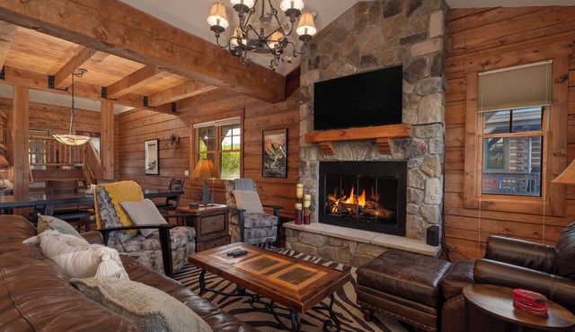 Cozy cabin w/hot tub & fireplace