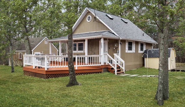 Cozy cabin w/hot tub & fire pit near Bryce Resort