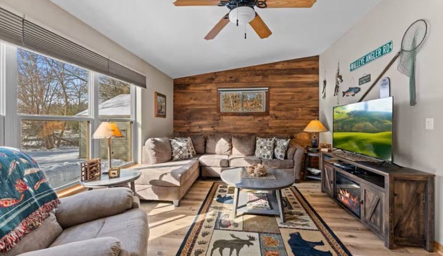 Cozy Cabin w/Hot Tub Near Buckhorn & Castle Rock