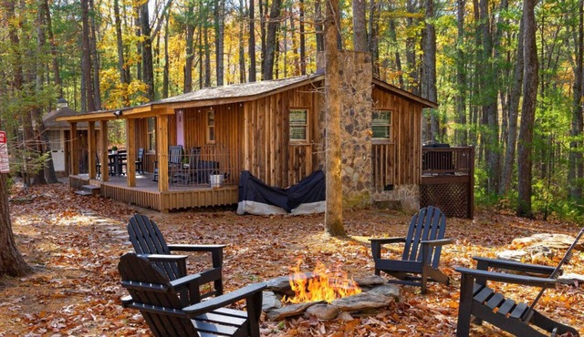 Cozy Cabin w/Hot Tub 15 Min to Shenandoah Trails