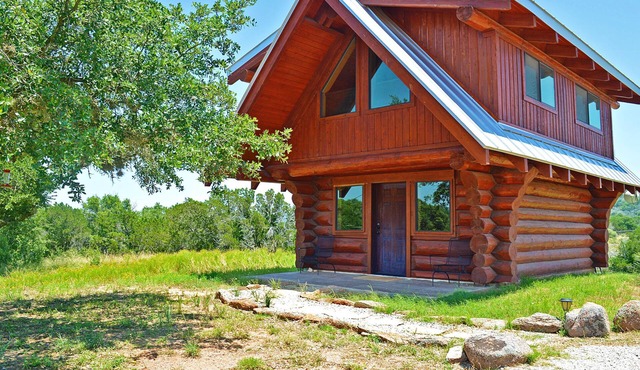 Cozy Cabin w/King Loft, Lake Access & Country Views