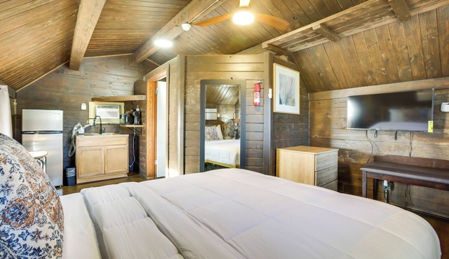 Cozy Cabin w/Pool Access Near NOLA!