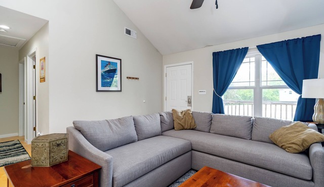 Cozy cabin w/pool & hot tub! Close to Taylorsville Lake Marina & Bourbon Trails