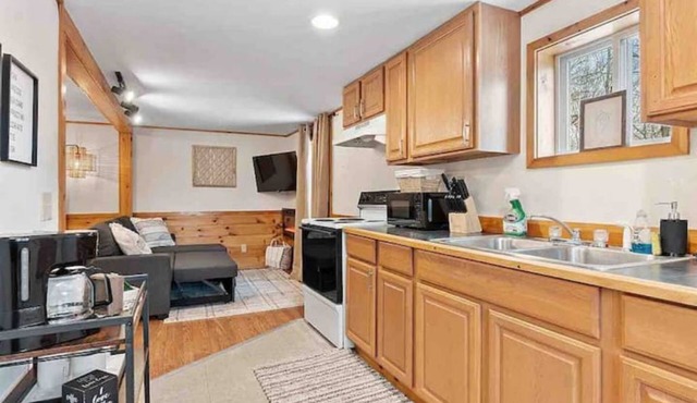 Cozy Cabin W/private Hot tub~Pet Friendly Near Loon Mtn Waterville & OWls nest