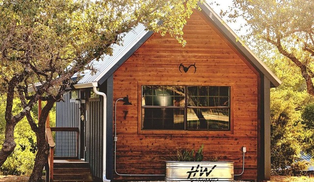 Cozy Cabin w a view & Tesla EV Charger