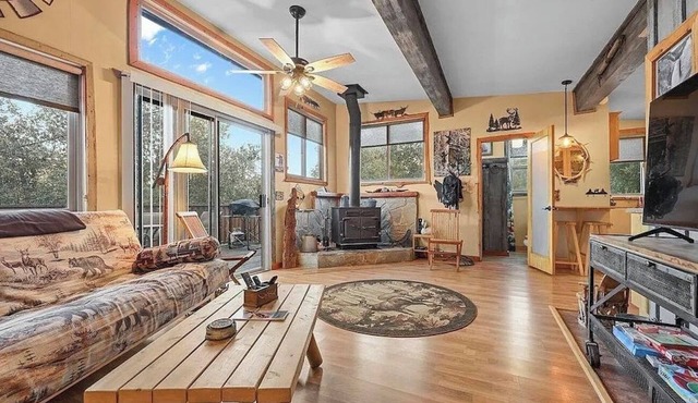 Cozy cabin with 1 bedroom and WiFi, AC in beautiful Descanso