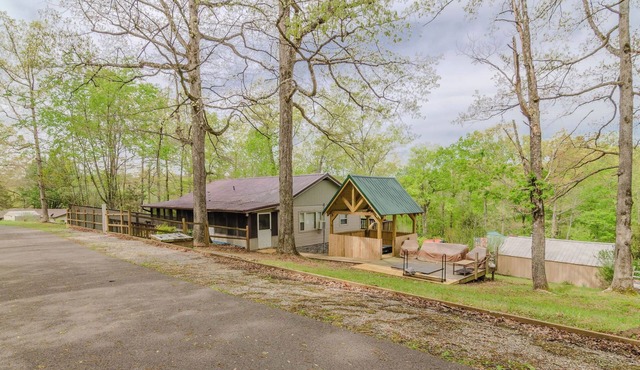 Cozy cabin with 3 bedrooms and WiFi, peaceful Nancy