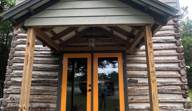 Cozy cabin with AC and WiFi in peaceful Bahama