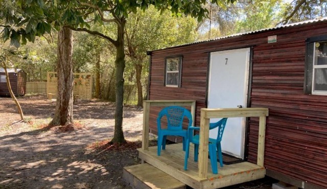 Cozy cabin with AC in lovely Jacksonville