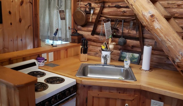 Cozy Cabin with boat slip! Attn Boaters and fishermen!
