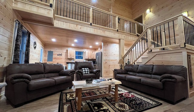 Cozy cabin with direct snowmobile and atv trail access!