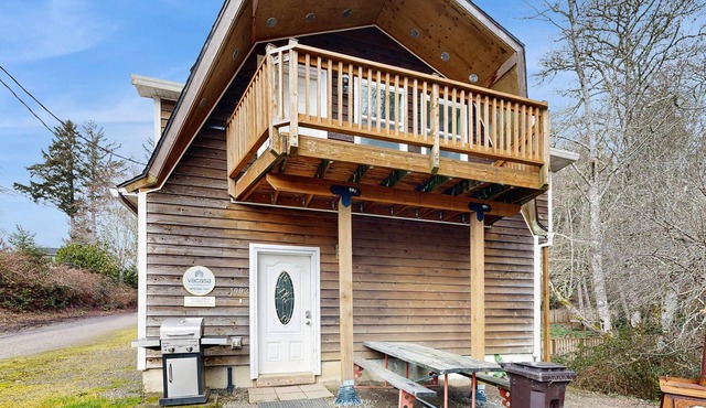 Cozy cabin with fireplace & WiFi, fishing & boats welcome - dog friendly