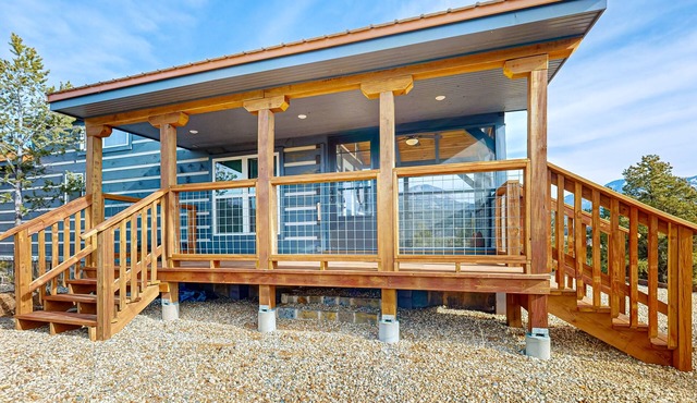 Cozy cabin with incredible mountain & mesa views, WIFI, privacy & seclusion