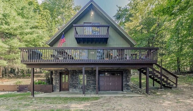 Cozy Cabin with Lake Access