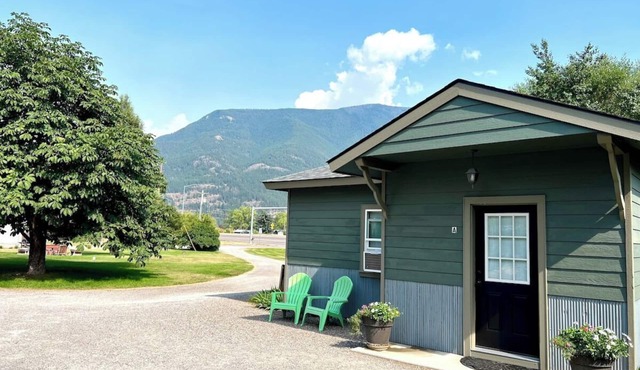 Cozy Cabin With Mountain Views