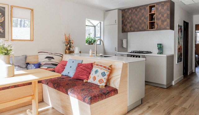 Cozy cabin with modern amenities