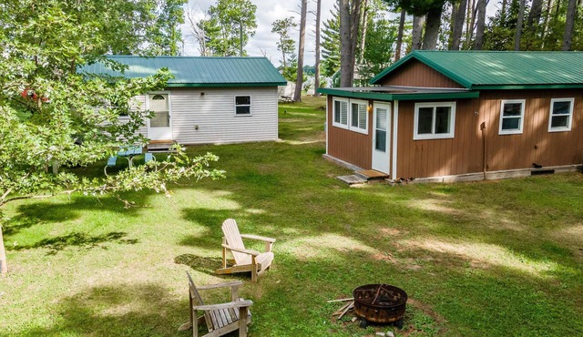 COZY CABIN WITH PRIVATE PIER ON LAKE PETENWELL