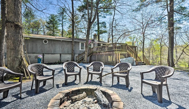 Cozy Cabin with Sunroom & Cacapon River Access!