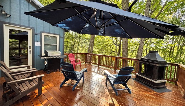 Cozy cabin with boosted Wi-Fi, half a mile from Beech Ski Resort