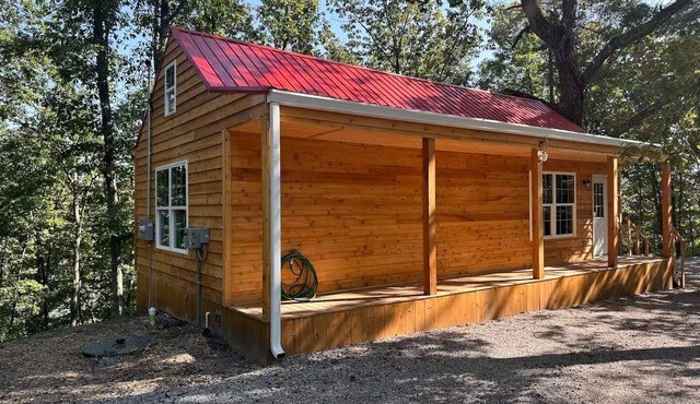Cozy cabin with a beautiful view of the lake in East Bernstadt