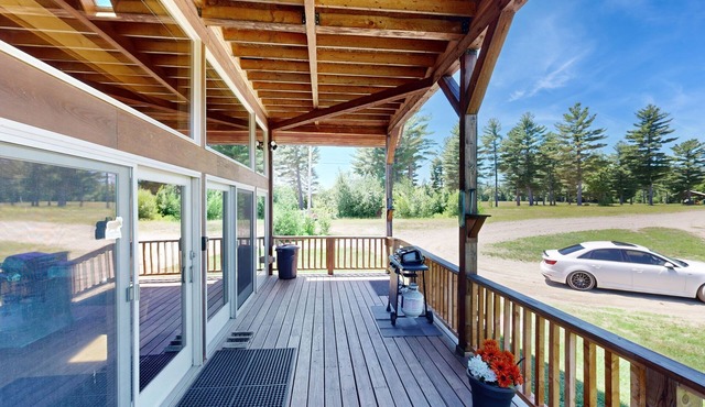 Cozy Cabin with Direct Trail Access & Modern Comforts