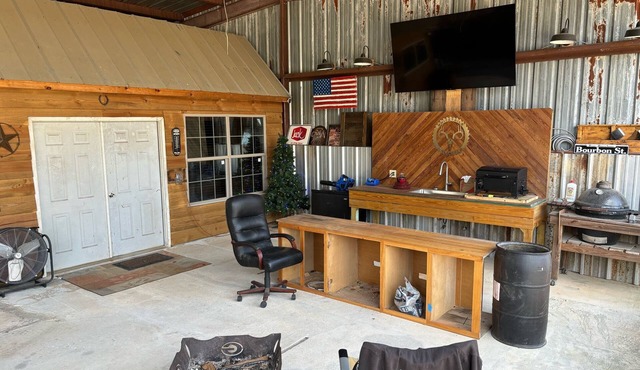 Cozy cabin with WiFi and AC in charming Butler Private getaway on large acerage