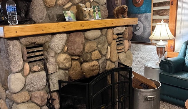 Cozy cabin with wood burning fireplace. Ride in/out the snowmobile/ORV trails