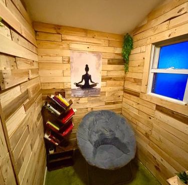 Cozy Cafe, Walk to The Mall, 30min to NYC & 5min to EWR