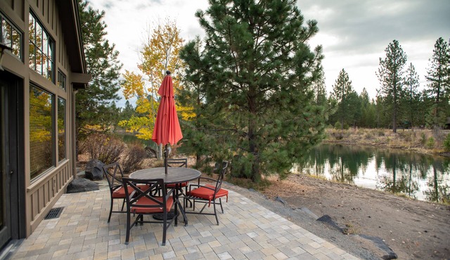 Cozy Caldera Stay with A/C, Hot Tub & Ping Pong