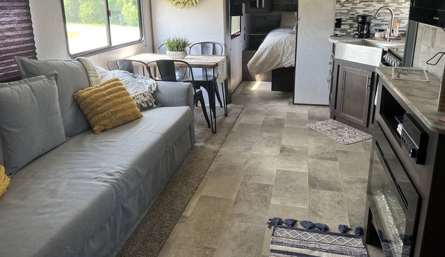 Cozy camper in the Lake Cumberland area