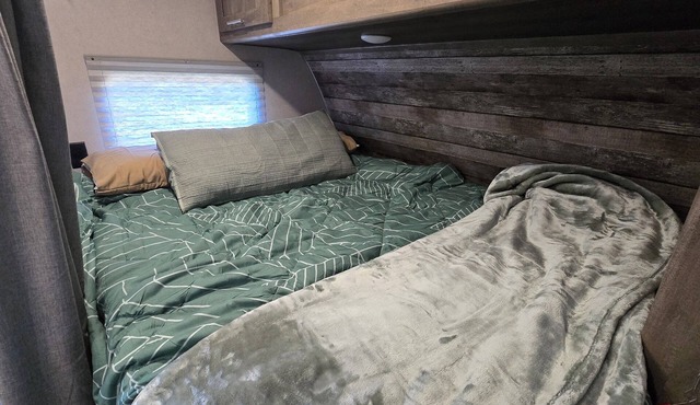 Cozy camper near Cheboygan