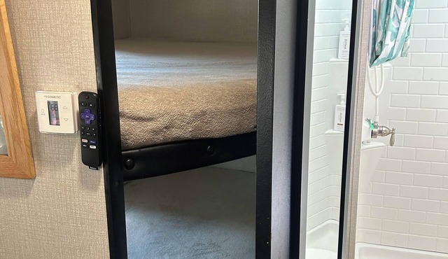 Cozy Camper near lake Travis & Colorado River