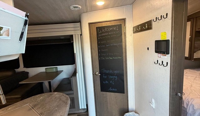 “Cozy Campervanza"