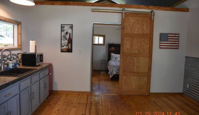 Cozy Canton Cottage-3 Bedroom/2 Bath-sleeps 8. 8 mi from 1st Monday Trade Days