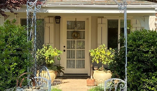 Cozy Canyon Cottage: Come relax, hike, run, or walk 2 town 4 some amazing faire