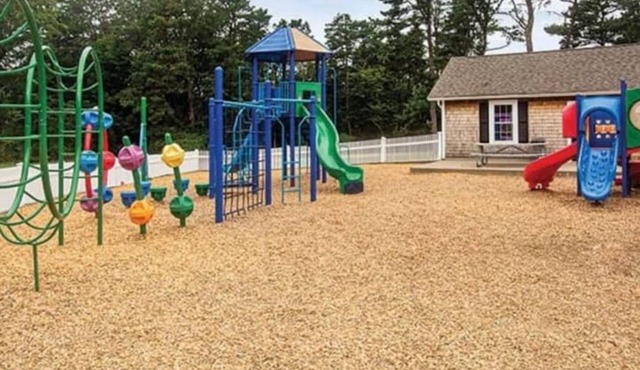 Cozy Cape Cod Cabin Pond, Pool & Pet-Friendly