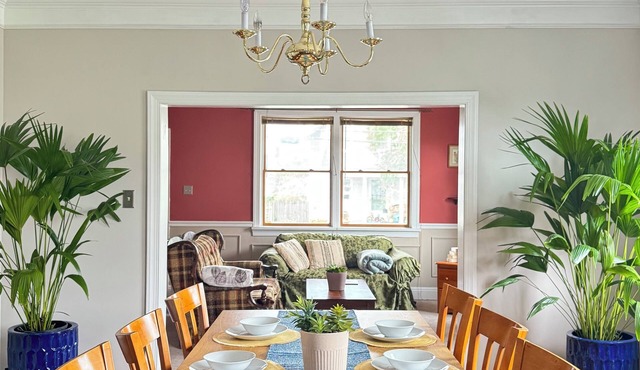 Cozy Cape Cod Home 20 Minutes from Philadelphia