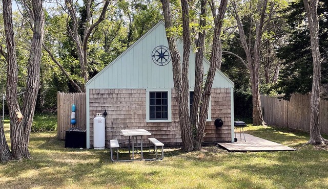 Cozy Cape Cottage with Beach Access