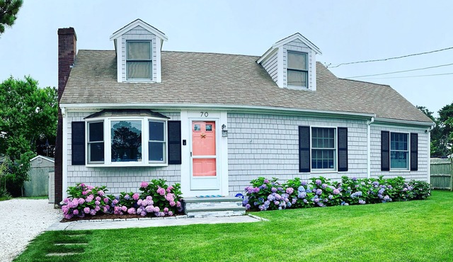 Cozy Cape Steps from 2 Beaches + Private Beach Deeded Access