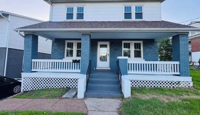 Cozy Capital House - Downtown JC - Perfect for Families & Work Trips