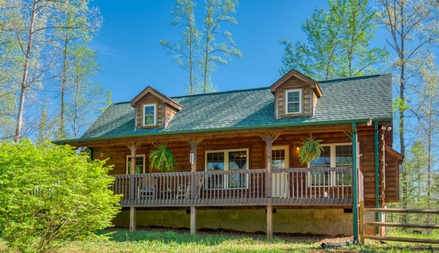 Cozy Carolina Private Cabin with Firepit - Gated Community