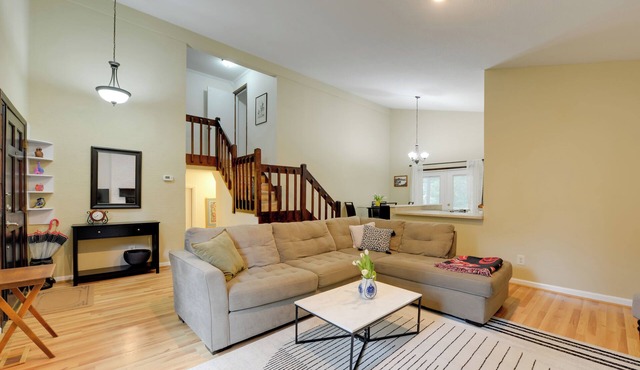 Cozy Cary Abode ~ 10 Mi to Downtown Raleigh!