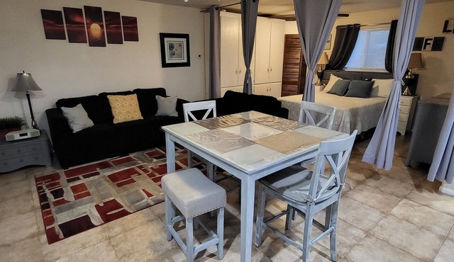 Cozy Casita in a safe quiet neighborhood near a beautiful pond.