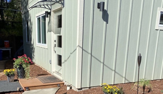 Cozy Casita on private property in central Boulder. Close to CU and Downtown