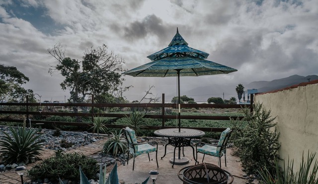 Cozy casita right beside the beach! La Casita at Casa De Flor