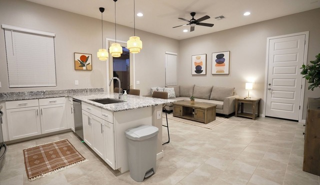 Cozy Casita w/Private Entrance in North Phoenix!