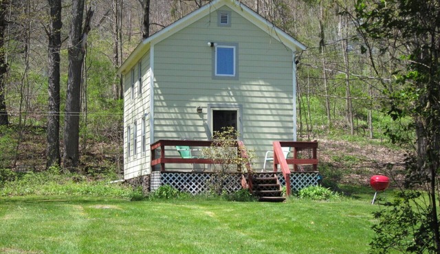 Cozy Catskill Cottage